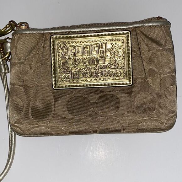 Coach Poppy Women's Tan Signature Logo Wristlet Handbag One Size - Picture 2 of 6